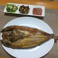 Snapdishの料理写真:ほっけの焼魚定食(*^^*)|otamaさん