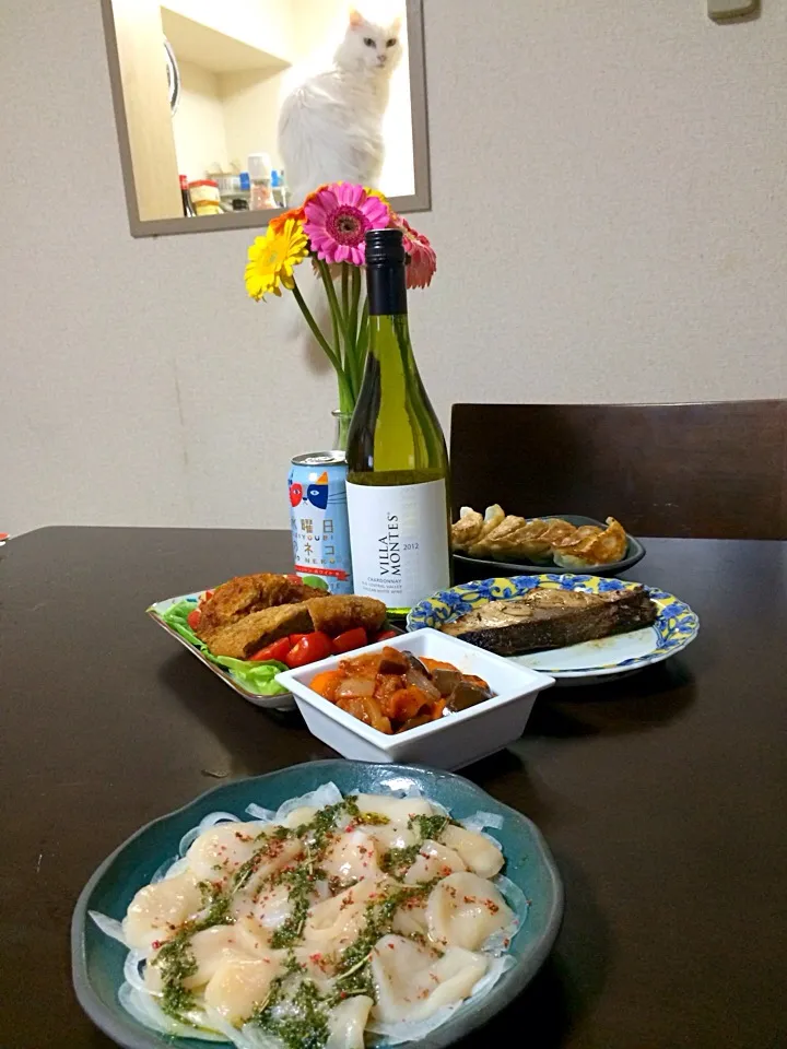 本日の家居酒屋、ホタテのカルパッチョ、ラタティーユ、ブリの香草焼きなどなど with  白猫|ままぞうさん