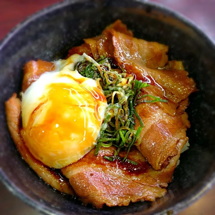 Snapdishの料理写真:くら寿司 イベリコ豚丼|まゆこさん