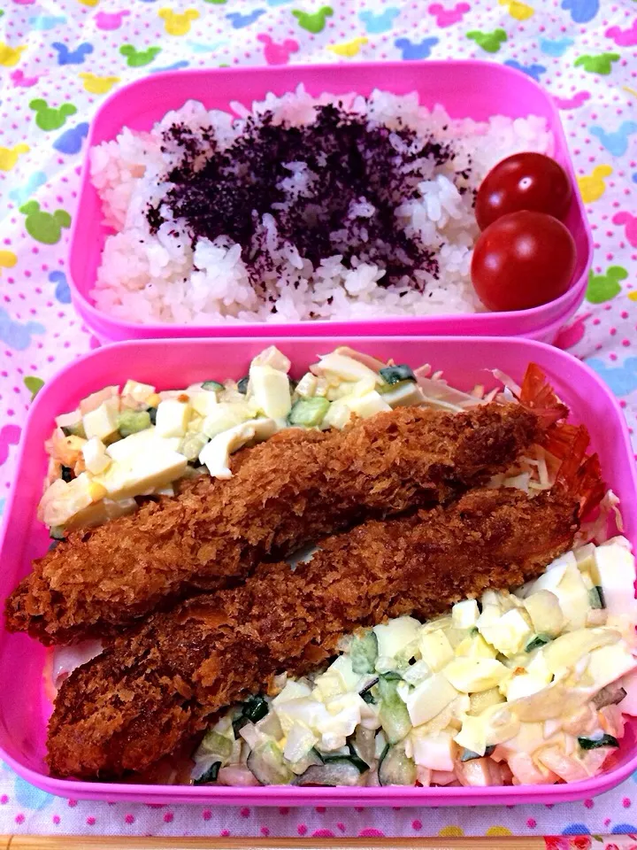 キャベツとタルタルソースたっぷりの、エビフライ弁当☆|伊万里さん