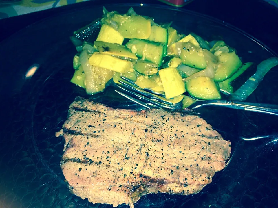 Grilled Steak with Sautéed Yellow Squash & Zucchini|FoodManOnWheelzさん