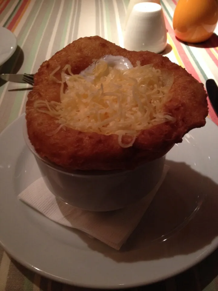 Special soup served with sour cream and cheese|Theresaさん