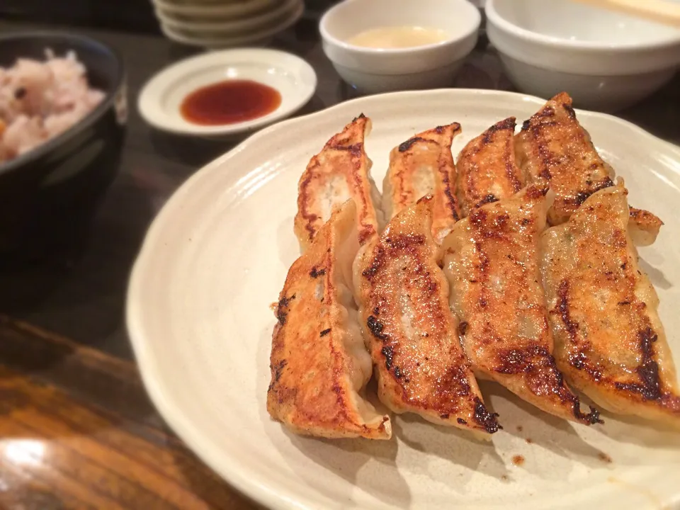 黒豚餃子とろろ定食|hirotomoさん