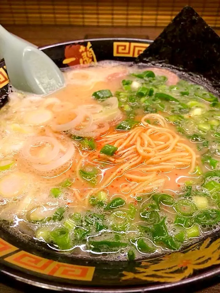 今日のお昼はラーメン   ラーメンって何故なんだか美味い！|zeroweb_bossさん