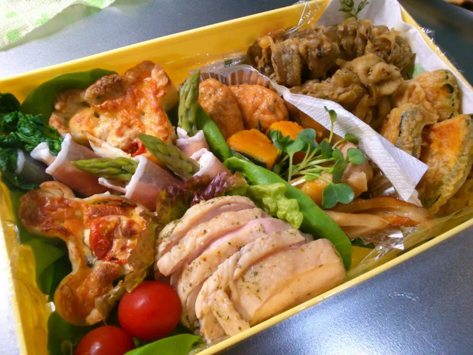 Snapdishの料理写真:お花見弁当|kajumamaさん