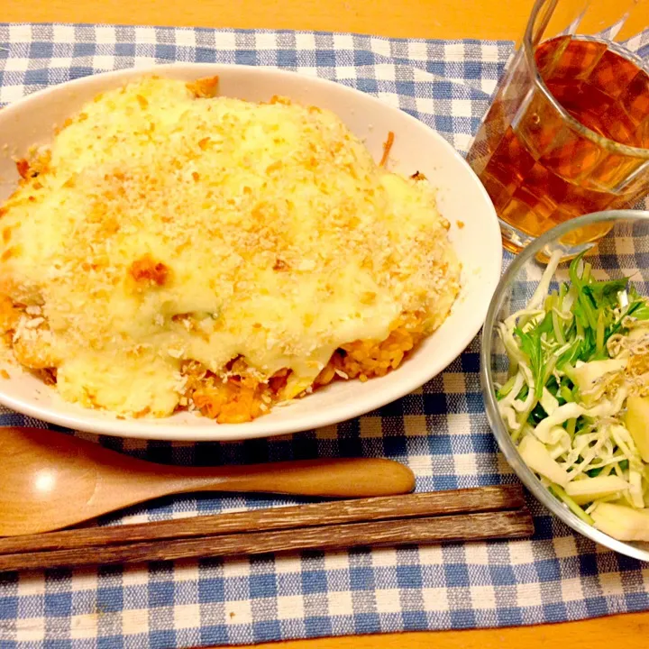 豆乳ホワイトソースのバジルチキンドリア   リンゴと水菜とキャベツのサラダ|中西 ツヨシさん