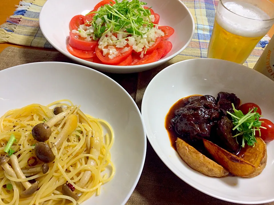 しめじのペペロンチーノ、鶏むね肉の赤ワイン煮、トマトのオニオンマリネ|ぷっくりんこ💙さん