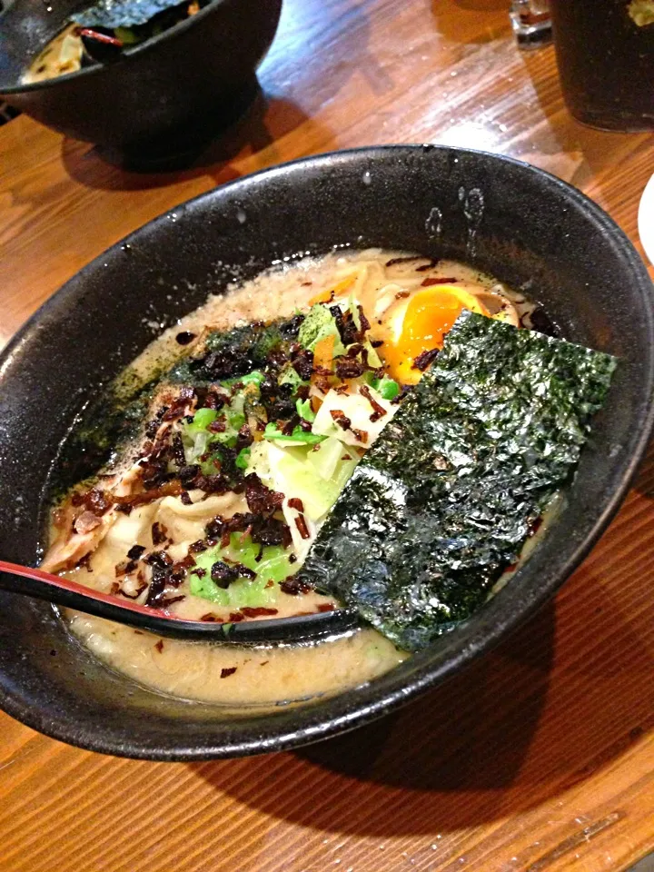 Snapdishの料理写真:揚げネギラーメン|HALUCAさん