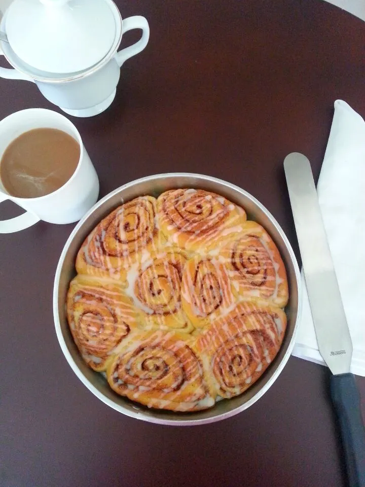 Mini cinnamon buns with cream chesse glazed.|cencen hoetomoさん