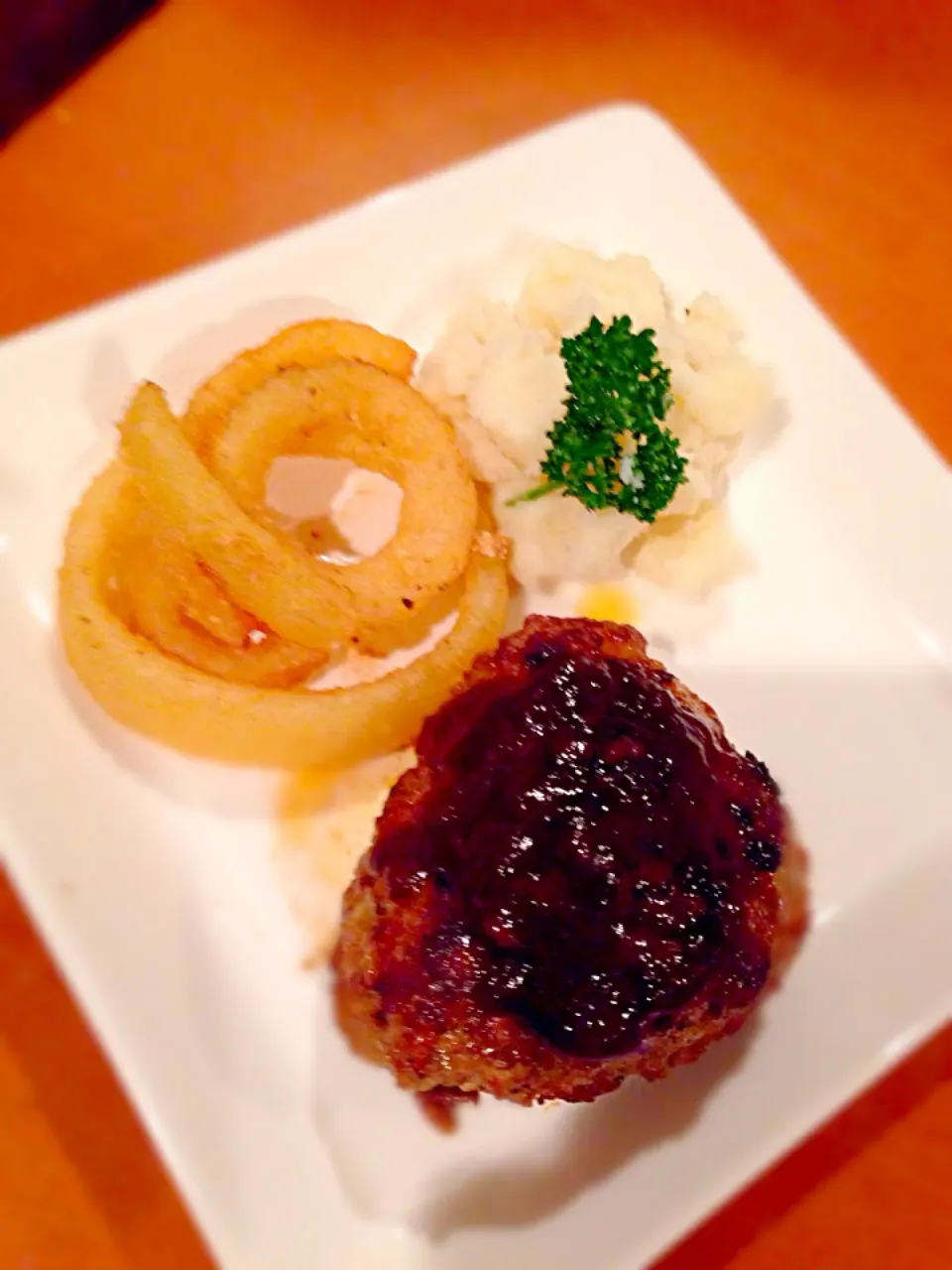 Snapdishの料理写真:hamberg , fried onion ,mash potato|노도카^__^さん