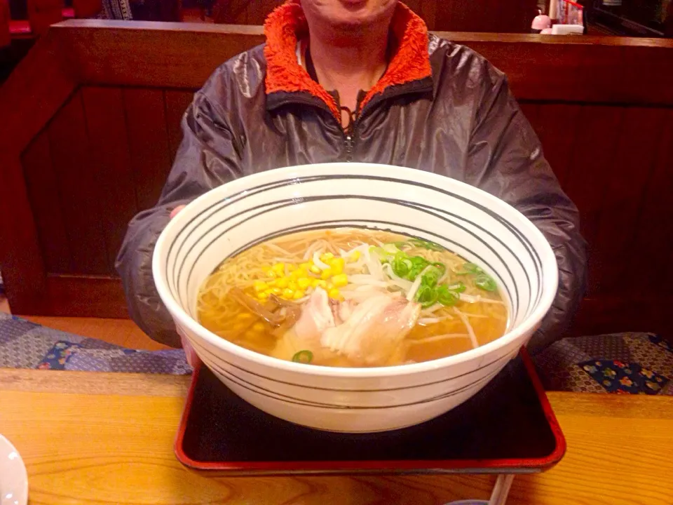 一番亭へ来ました

食べたのは
塩ラーメン特盛

お腹いっぱいです😋

キムチは無料です|ひろ🎀さん