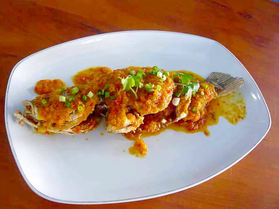 Fried Barramundi with Nyonya Sauce|sondorofmrさん