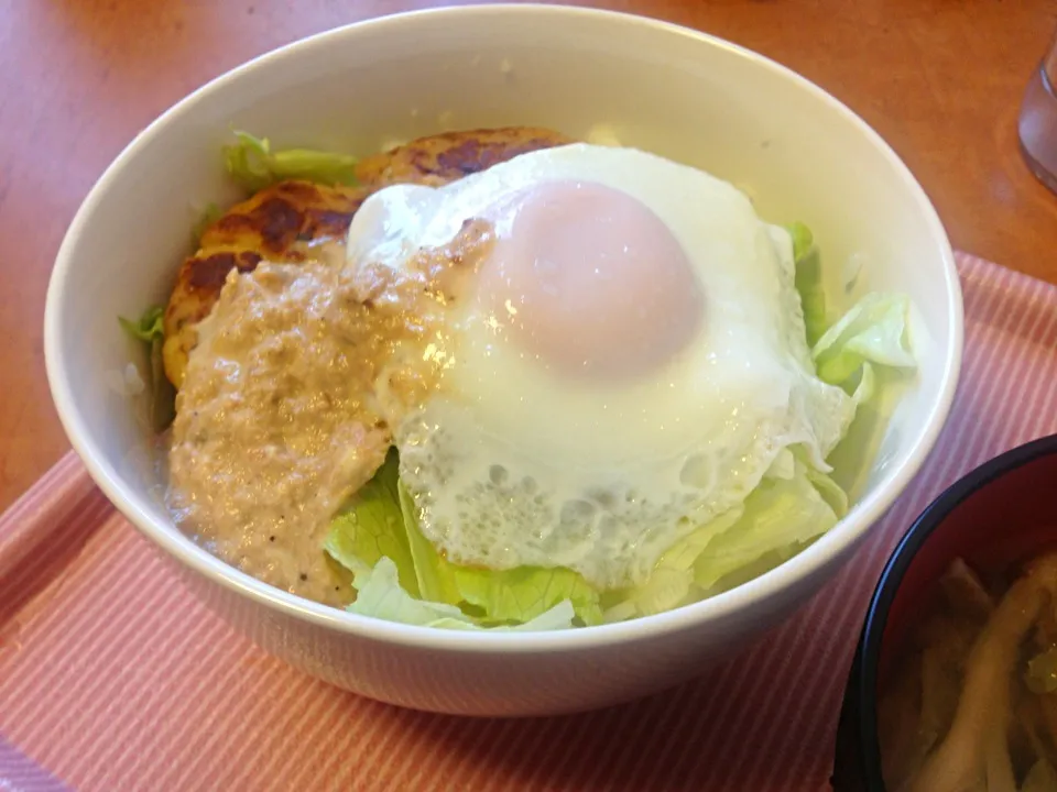 豆腐ハンバーグのロコモコ丼 シーチキンソース|Alabamaさん