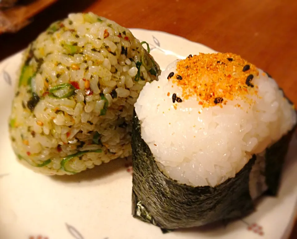 生七味と葱のおにぎり&豚味噌七味かけおにぎり|りえさん