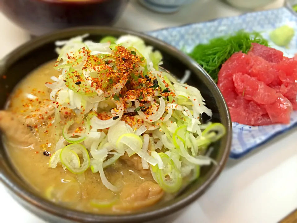 市場 福田屋食堂 もつ煮込&中落ち 定食|Mabo Nagaiさん