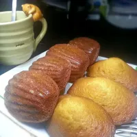 Snapdishの料理写真:lemon honey madeleines|charlesさん