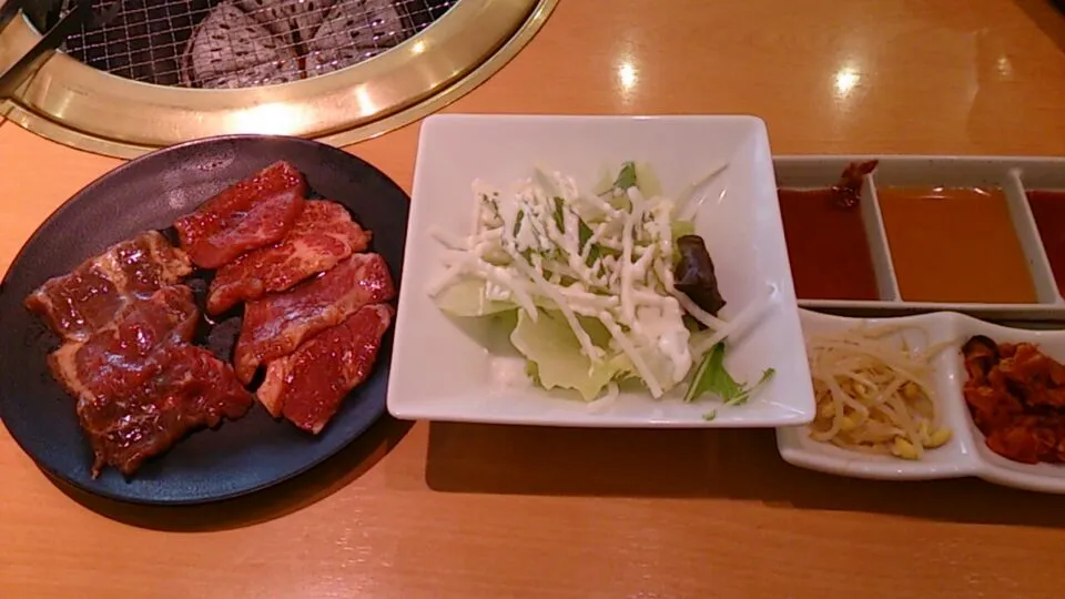 Snapdishの料理写真:4/15 焼き肉ランチ|クラキティさん