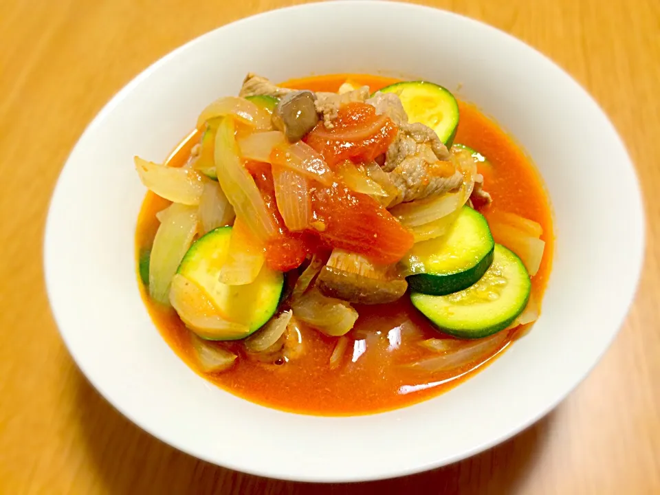 ズッキーニと豚肉のトマト煮|きにゅさん