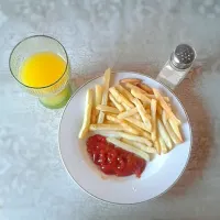 Snapdishの料理写真:chips and orange juice|rotemさん