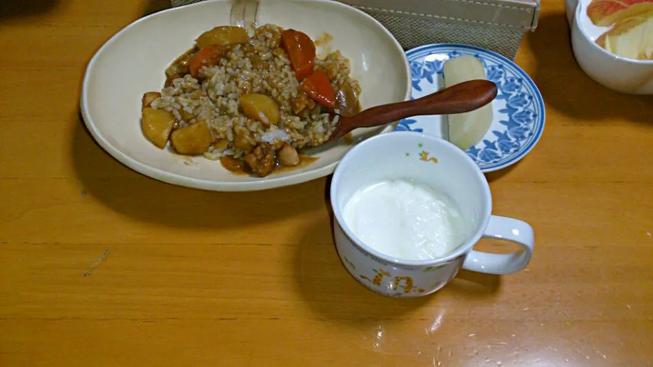 ぼっちゃんの朝食
朝カレー|ふみぃさん