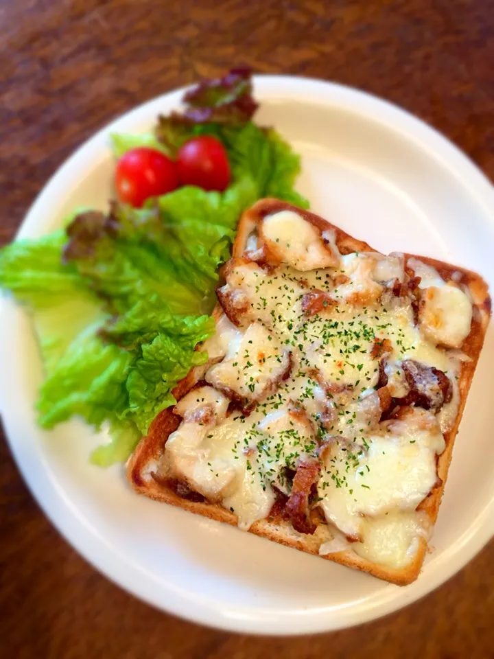 昨日の唐揚げからの〜新玉ねぎと唐揚げの照焼きチーズトースト|ありさん