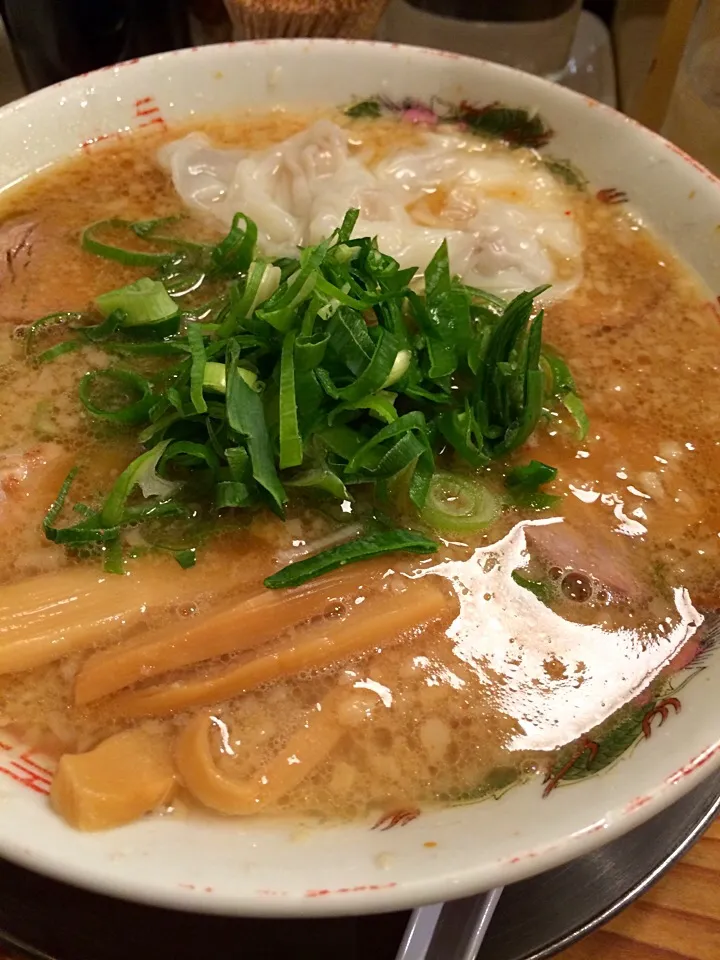 Snapdishの料理写真:チャーシューワンタン麺  京都いのたに|ユーリーさん