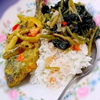 my lunch, acar ikan mujair & tumis daun ubi|Rachmawati Hidayatさん