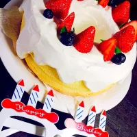 Snapdishの料理写真:米粉のシフォンケーキ✨杏仁クリームたっぷりで🎉