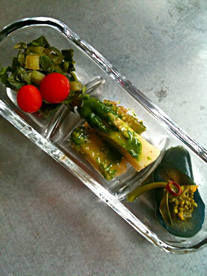 pickeled daikon leaf, tomato & bamboo shoot + eggplant|zer0さん