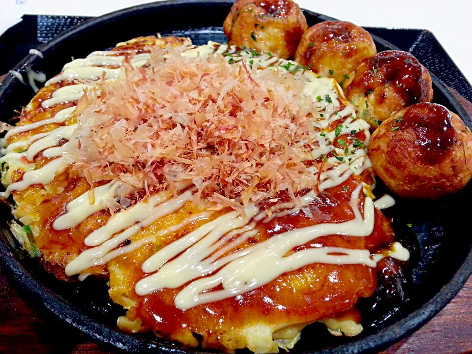 たこ焼きと　お好み焼き@大鮹　（takoyaki & okonomiyaki) japanese cuisine|Miki Jorierose Obispoさん