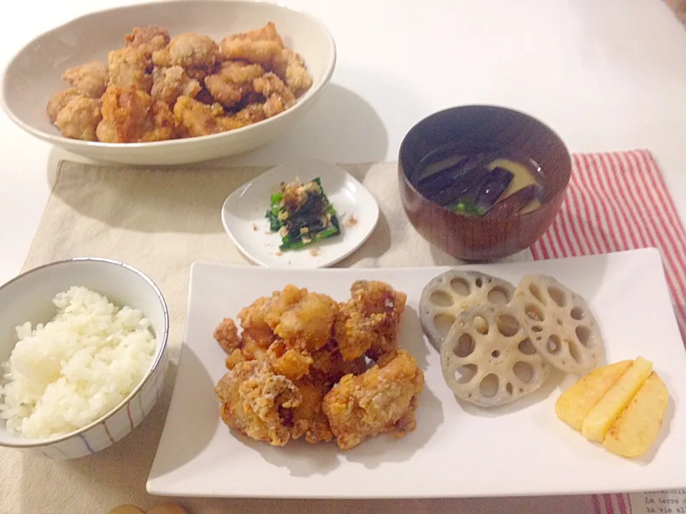 塩麹唐揚げ・揚げいも・揚げれんこん・お味噌汁(焼きナス)・ほうれん草のおひたし|Accaさん