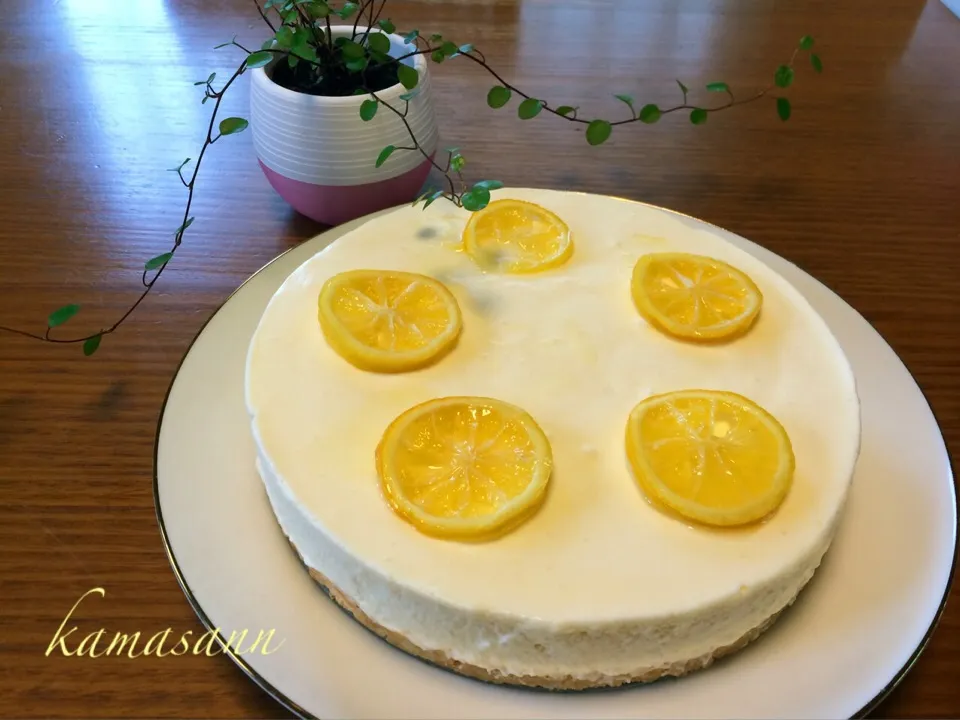 MIEKOさんの料理 レモンカードを使って、レモンチーズムースケーキ🍋|かまさん