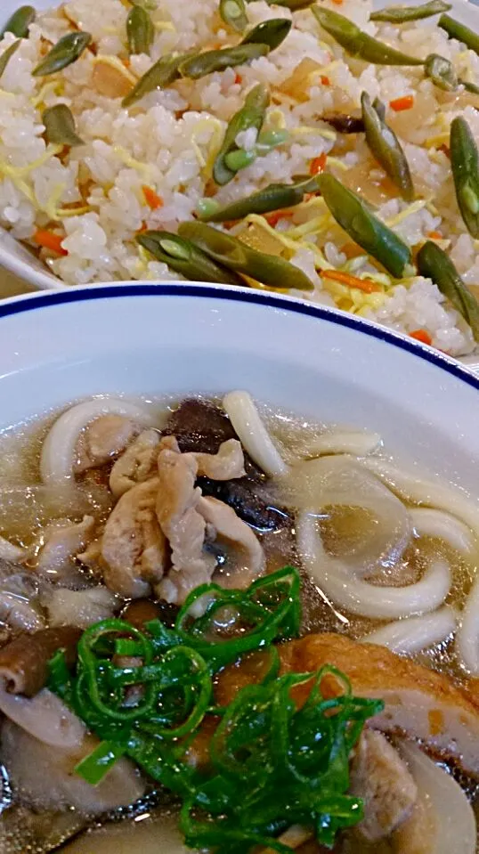 Snapdishの料理写真:椎茸と鶏肉煮込みうどん・散らし寿司|天野めぐみさん