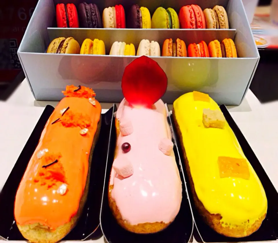 Snapdishの料理写真:Macaron & Eclair @ดาราเทวี เชียงใหม่เจ้า ;)))|Ferrari Funny-Galさん