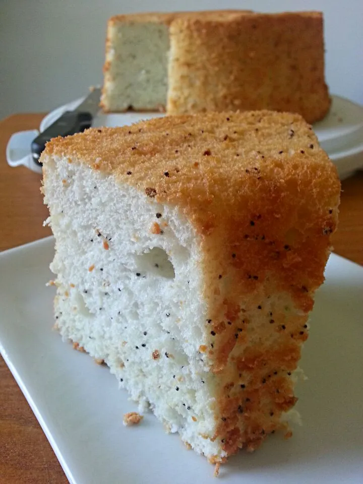 Lemon Poppy Seed Angel Food Cake|Melissa Marie Hallさん