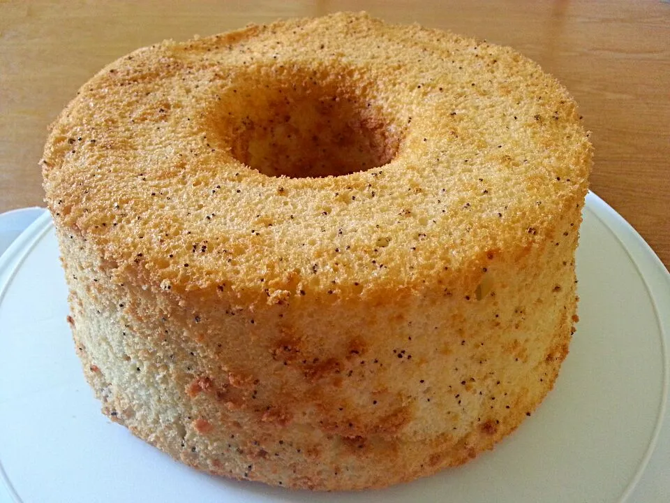 Lemon Poppy Seed Angel Food Cake|Melissa Marie Hallさん