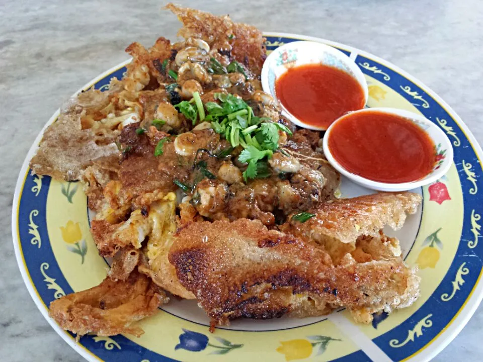 Snapdishの料理写真:fried oyster omelette|Yvonne C.さん