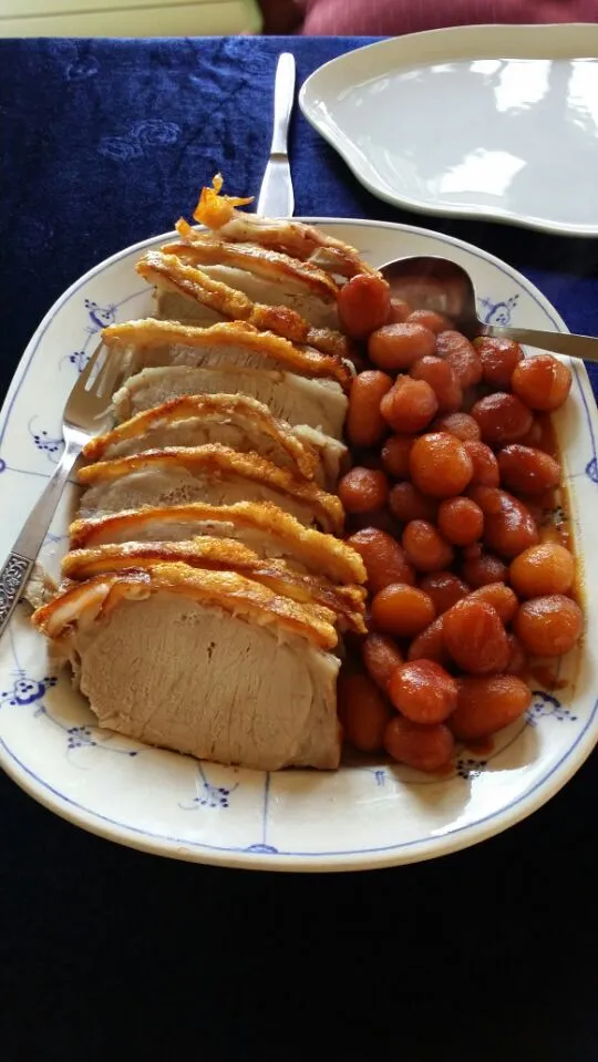 Visiting some good friends in Denmark, we cooked this. Danish style roasted pork with glazed baby potatoes|Rebecaさん