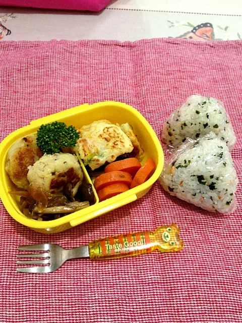 Snapdishの料理写真:高野豆腐とおろしのハンバーグ弁当☆vegan|みよこさん