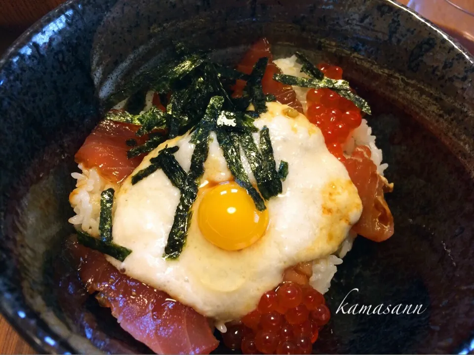 まぐろ漬け丼(イクラ、トロロプラス♪)|かまさん