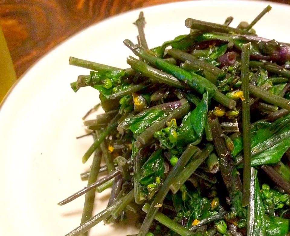 Snapdishの料理写真:紅菜苔の炒め物|nekonojiさん