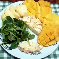 cheese, mango & salad plate for wine|siroccoさん