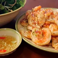 Bánh khọt (Vietnamese fried rice cake with shrimp)|Thu Trangさん