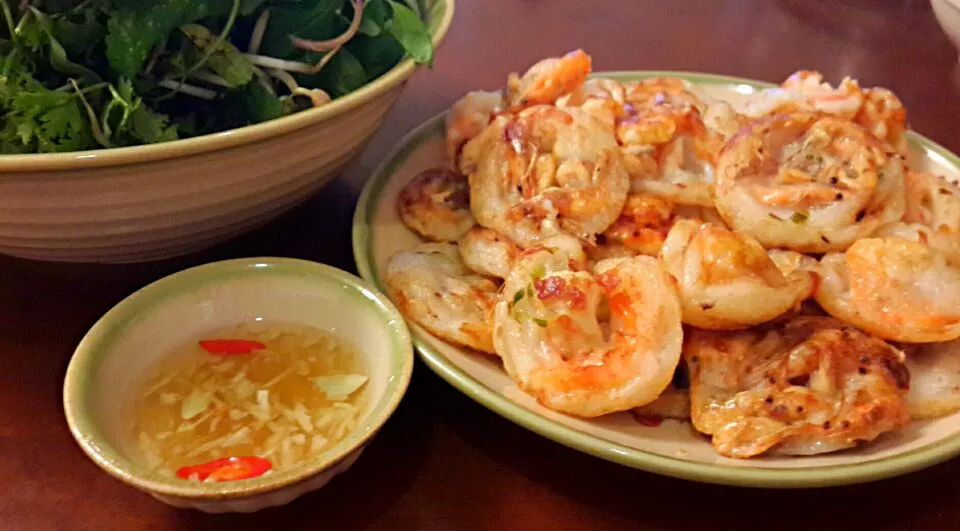 Bánh khọt (Vietnamese fried rice cake with shrimp)|Thu Trangさん