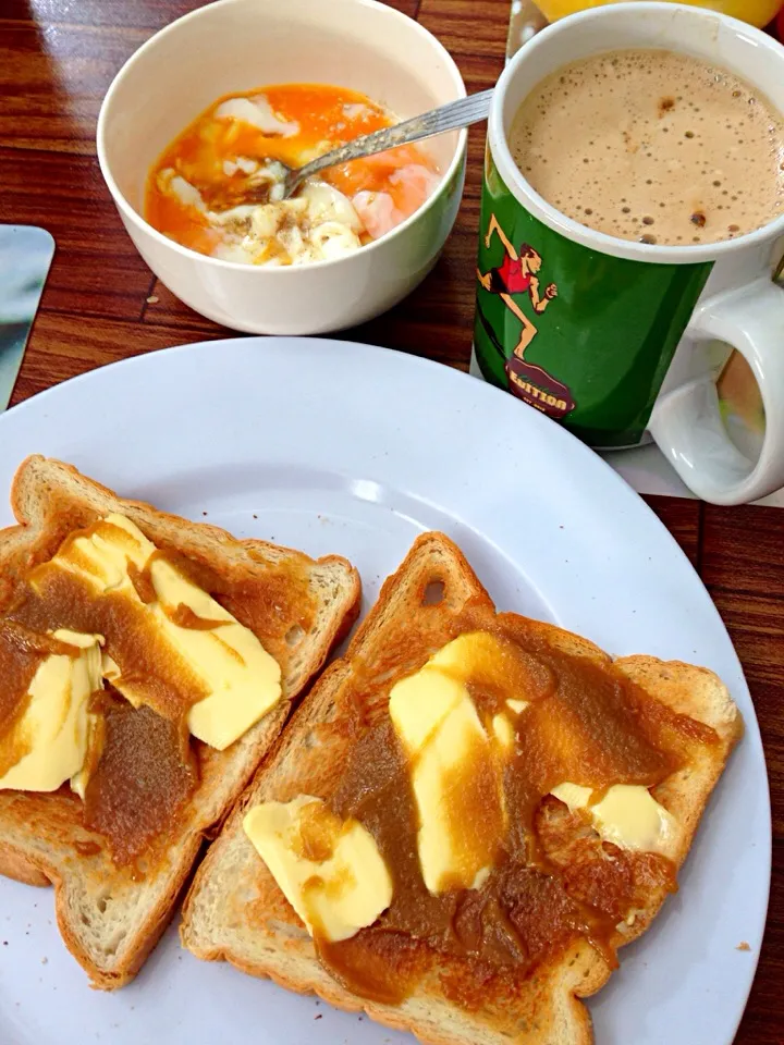 Roti Kahwin + Half-boiled eggs|Chen YeeWenさん