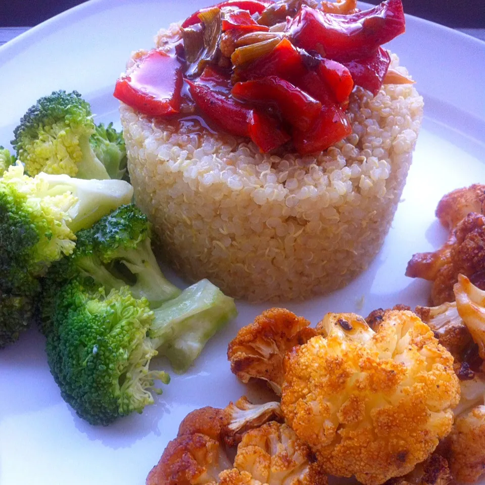 Jerked Cauliflower (wings) with steamed broccoli and Quinoa|T.E.Dennisさん