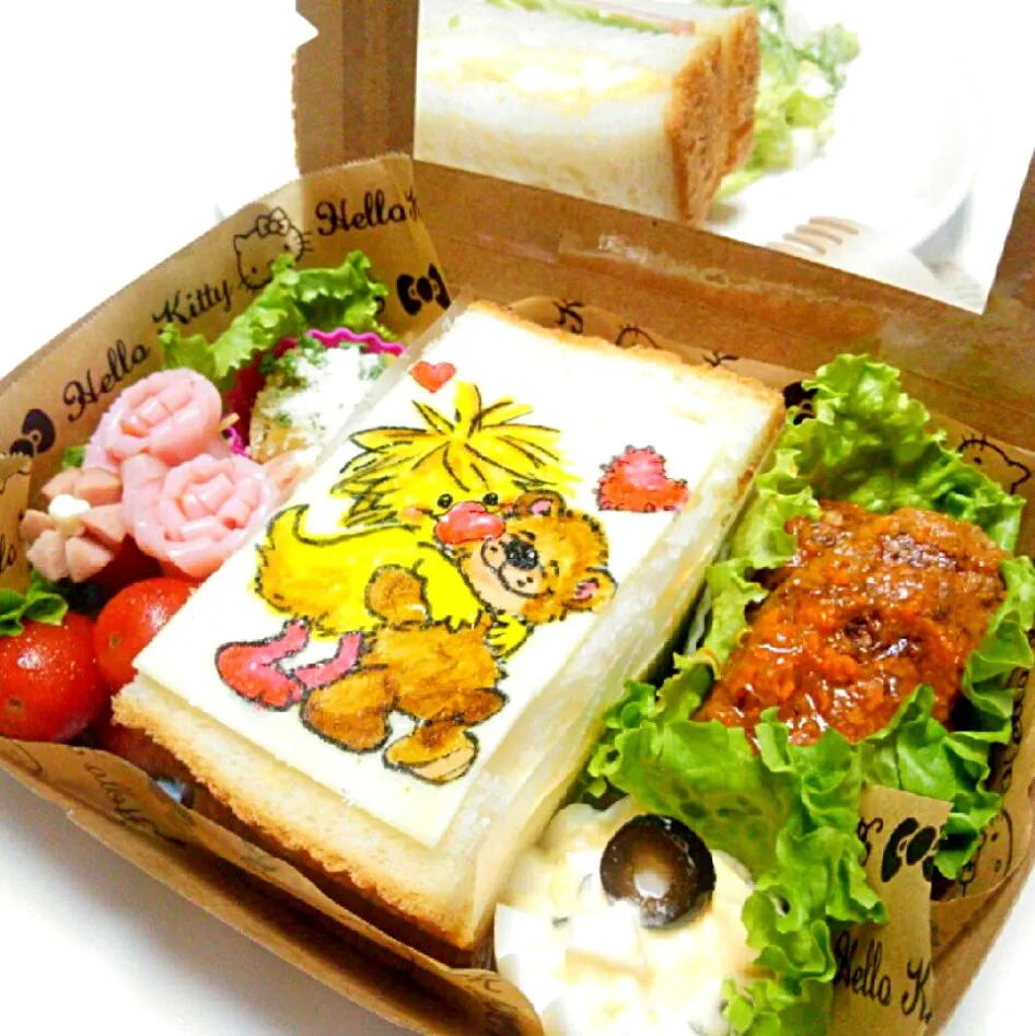 Snapdishの料理写真:遠足弁当♪
＊ハンバーグ
＊卵カップでタルタルサラダ
＊ミニトマトのマリネ
＊ウインナーのお花
＊ハムのお花
＊ジャーマンポテトグラタン
生憎の雨(;￣ー￣A|ゆりかさん