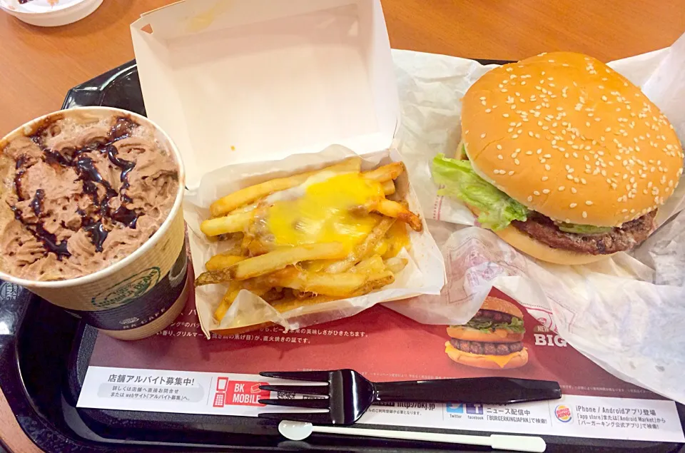 Snapdishの料理写真:Burger king|Maribeth Trinidad Nakamuraさん