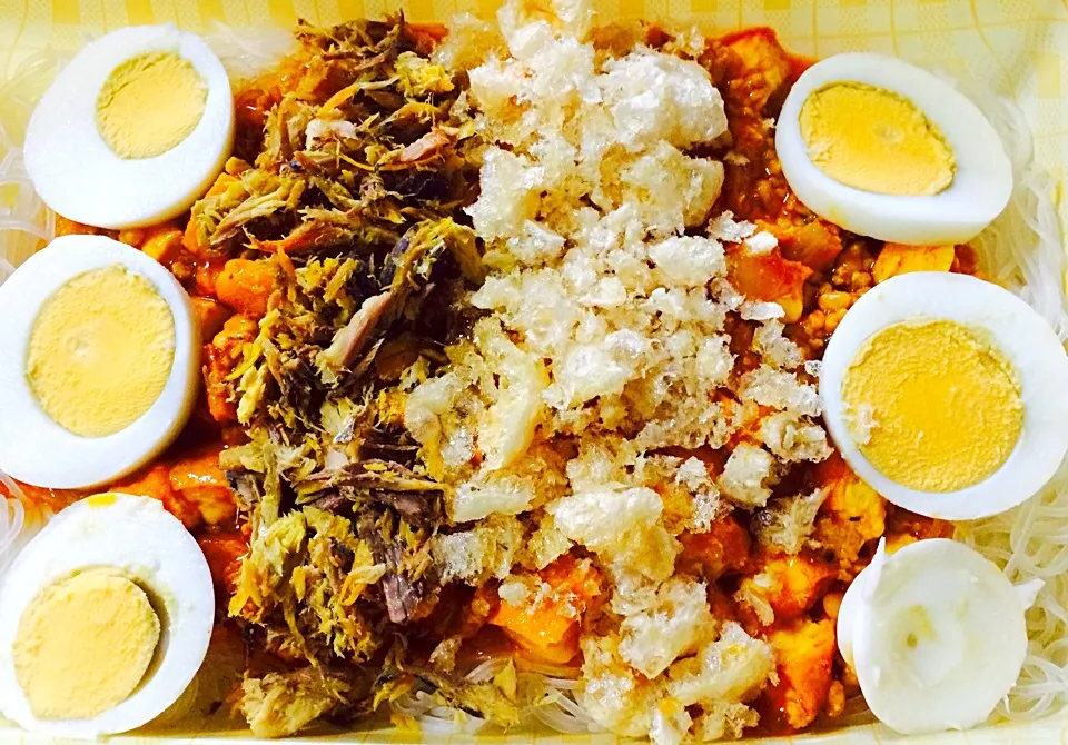 Snapdishの料理写真:pancit palabok  ( philippine  food  )|mommy louさん