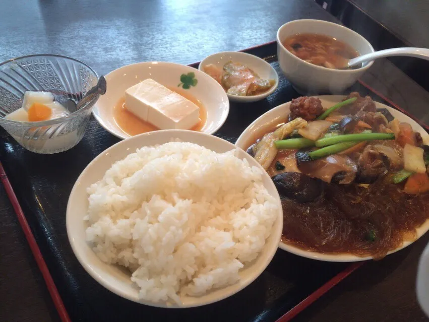 Snapdishの料理写真:【日替定食】肉団子と白菜の煮込みを頂きました。|momongatomoさん